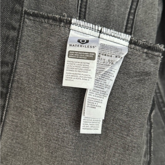 BNWT. Levi's Charcoal Denim Jacket for Men - Picture 8 of 8